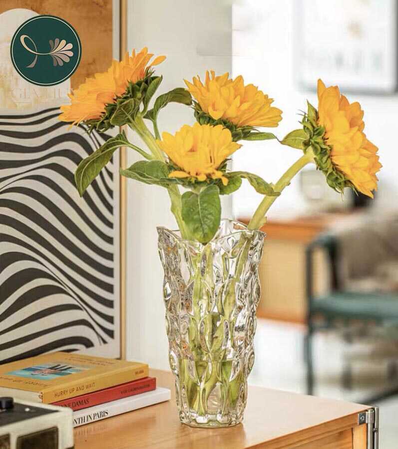 Tại sao phải chọn bình cắm hoa phù hợp với không gian nội thất?